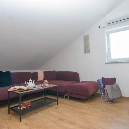 Peaceful In Muraj Apartament